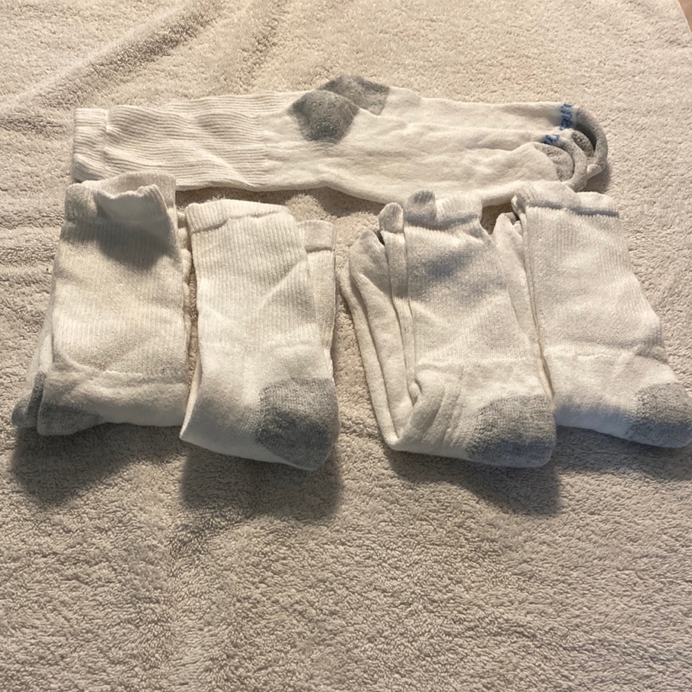 New Hanes Girl’s Crew length Socks
